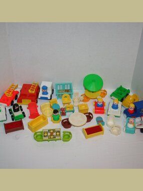 Fisher Price (42) Piece Little People & Furniture Lot 1970/80's